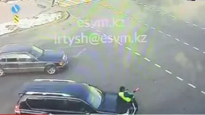 В Алматы водитель сбил регулировщика на перекрёстке