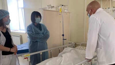Рухнувшая карусель в Оренбурге: 27-летняя женщина находится в крайне тяжёлом состоянии