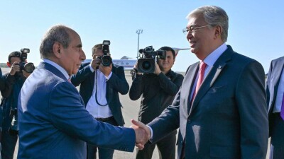 Токаев прилетел в Азербайджан на неформальный саммит ОТГ