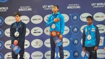 Казахстанец Дарын Аскербек стал чемпионом мира по вольной борьбе