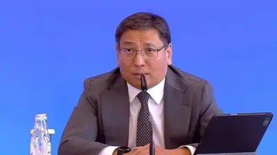 Токаев освободил Досаева от должности заместителя руководителя Администрации президента 