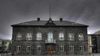 В парламенте Исландии впервые в Европе женщин будет больше, чем  мужчин