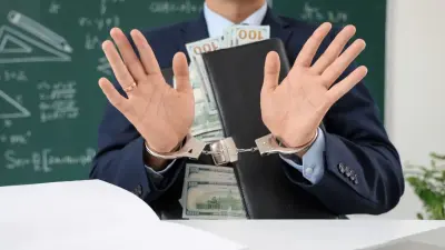 Плюс шесть лет, минус 120 миллионов: директора псевдошколы осудили в Атырау