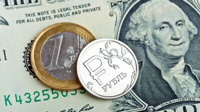 Сколько стоят доллар и рубль в обменниках Казахстана 14 января