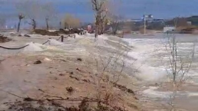 В Петропавловске прорвало дамбу, затапливает ещё один район города