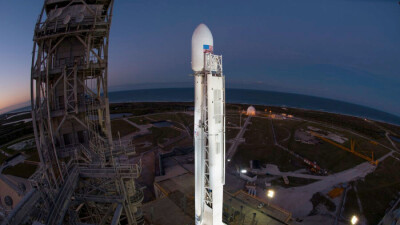 SpaceX запустила ракету-носитель Falcon 9 с 54 спутниками
