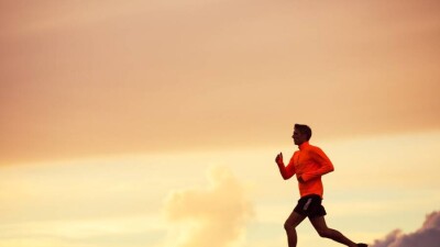 День спорта в Казахстане: преподаватель физкультуры бежит 500 километров из Уральска в Актобе