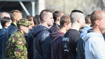 Зеленский отменил осенний призыв