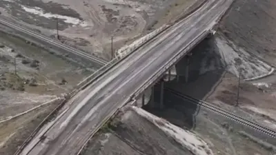 В Атырау демонтируют аварийный мост на трассе