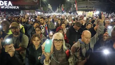 Более 300 тысяч человек вышли на массовые протесты в Сербии против Вучича