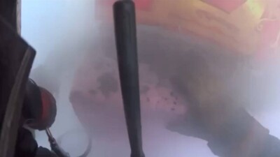 В МЧС показали видеозапись с экшн-камеры огнеборца по время тушения пожара