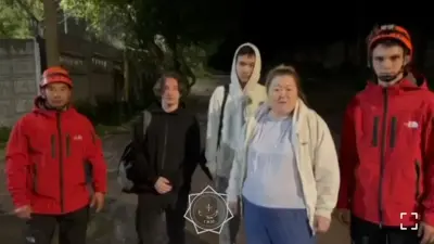 Спасатели спустили туристов с высоты 3000 метров в горах Алматинской области