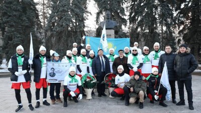 Марафонцы провели забег по маршруту Алматы – Конаев в честь 110-летия Динмухамеда Кунаева