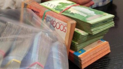 В Алматинской области медработники давали взятки начальству за возможность работать в ковидной зоне