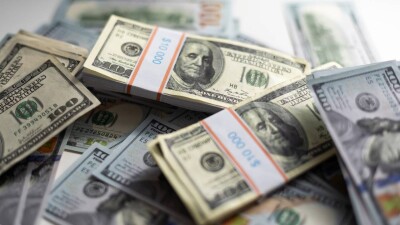 Cколько стоят доллар и рубль в обменниках Казахстана 31 марта