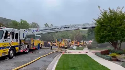 В Калифорнии легкомоторный самолёт упал на жилые дома