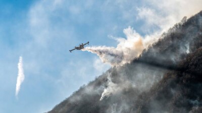 Пожар на горе Кокшетау локализовали, тушение продолжается