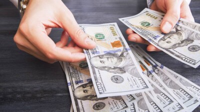Сколько стоят доллар и рубль в обменниках Казахстана 26 января