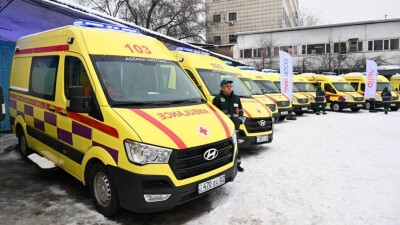 55 новых автомобилей получила служба скорой помощи в Алматы