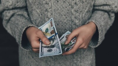 Сколько стоят доллар и рубль в обменниках Казахстана 28 января