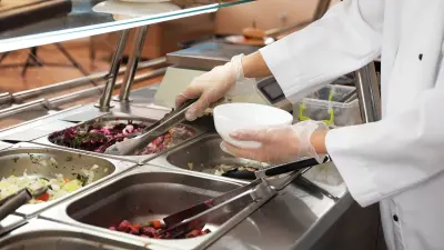 Школьные столовые в Казахстане больше не будут предупреждать о проверках