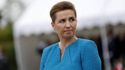Премьер-министра Дании избили на улице в Копенгагене