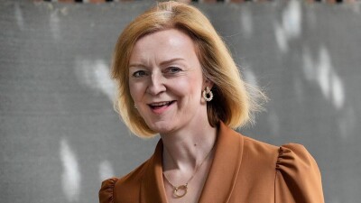 Лиз Трасс выставили крупный счёт за пропавшие тапочки, халаты и продукты