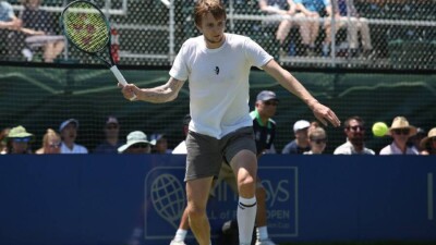 Александр Бублик обыграл двукратного чемпиона Уимблдона