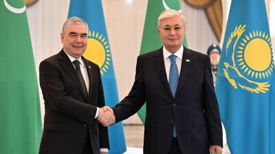 Касым-Жомарт Токаев провел встречу с председателем Халк маслахаты Туркменистана Гурбангулы Бердымухамедовым