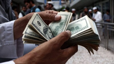 Сколько стоят доллар и рубль в обменниках Казахстана 21 мая