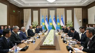 Токаев и Мирзиёев провели неформальную встречу в Бухаре