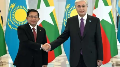  Токаев провёл переговоры с и.о. президента Мьянмы 