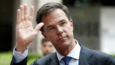 Премьер-министр Нидерландов подал в отставку из-за ситуации с беженцами