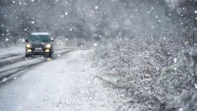 Трассы закрывают в регионах Казахстана из-за непогоды