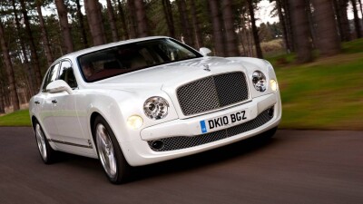 Производители люксовых авто заявили о рекордах продаж в 2022 году