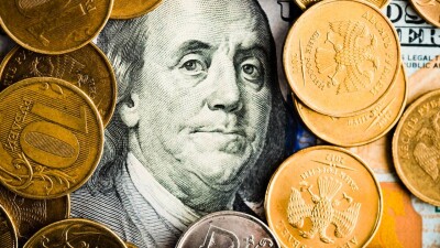 Сколько стоят доллар и рубль в обменниках Казахстана 17 марта