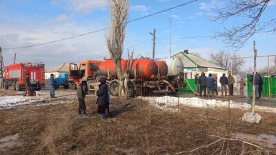 В Жамбылской области из-за таяния снега приходится откачивать воду с улиц сёл