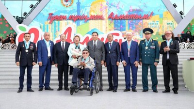 Кто стал почётным гражданином Алматы