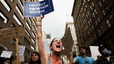 В США продолжаются протесты из-за отмены конституционного права на аборт