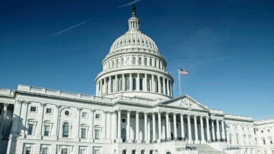 Около 200 тысяч купивших билеты не смогут попасть на инаугурацию Трампа из-за её переноса в помещение
