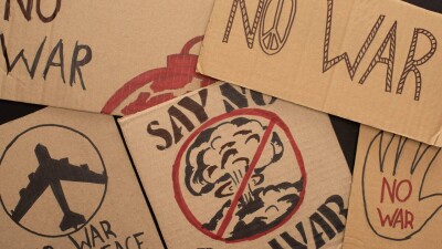 "Дайте возможность нашим детям пережить нас".  Нобелевские лауреаты призвали немедленно прекратить огонь в Украине и секторе Газа