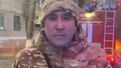 46 человек эвакуировали во время пожара в многоэтажке в Астане