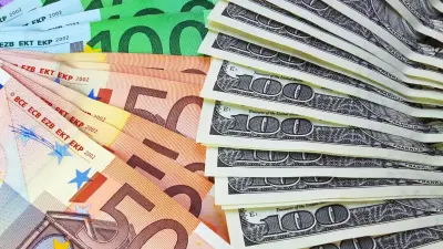 Сколько стоят доллар, евро и рубль в обменниках Казахстана 22 марта