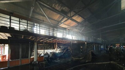 В Алматы горел торговый центр "Аксай"