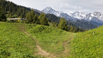 В Алматы экоактивисты пытаются вернуть в собственность государства бывшую горнолыжную базу "Динамо"