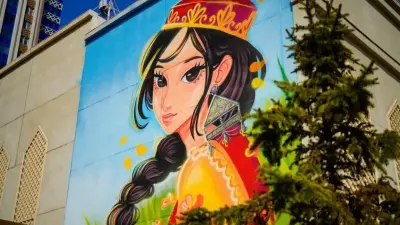 Весенний мурал появился на фасаде одного из зданий Астаны