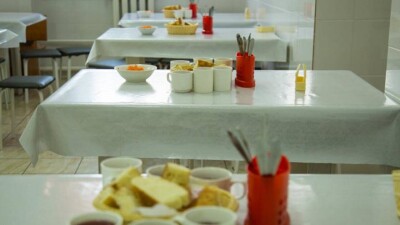 Бесплатное питание для всех с 1 по 11 класс: общественники предлагают создать в Казахстане комбинаты питания для  школьников