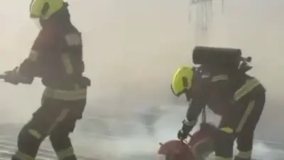 В Алматы тушат пожар в районе рынка на Северном кольце