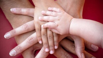 Центры поддержки, уроки безопасности, работа с осуждёнными. Детский омбудсмен рассказала, как планируют защищать детей в Казахстане