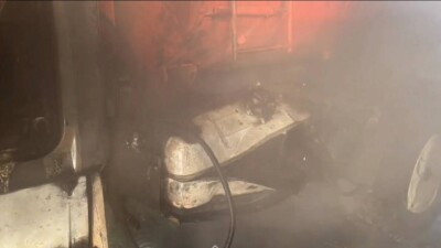 В Астане грузовик взорвался в боксе, три человека пострадали